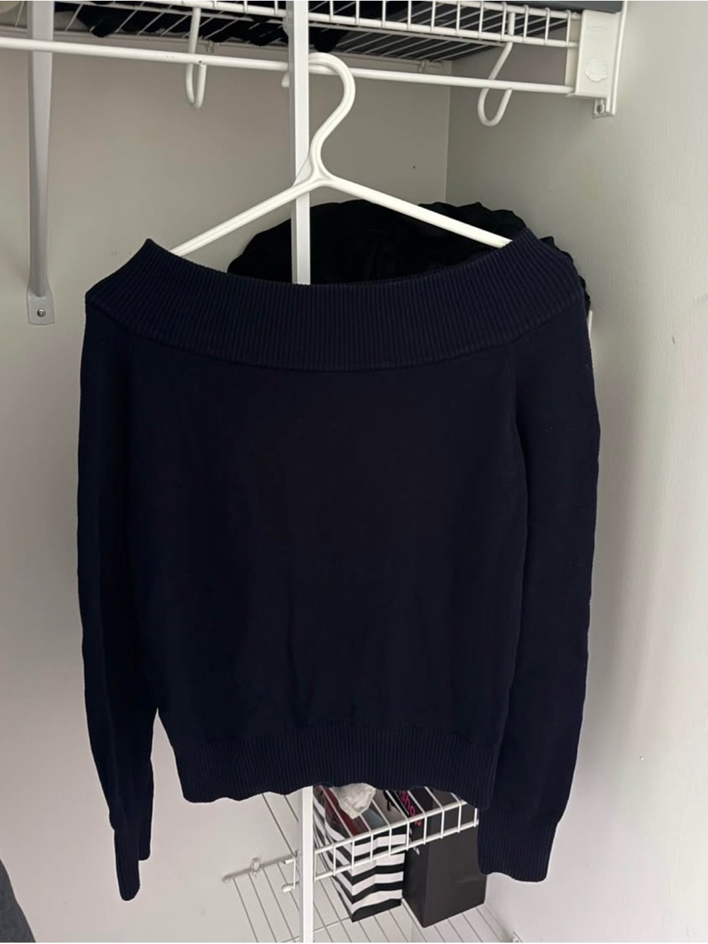 BRANDY MELVILLE Off-Shoulder Long Sleeve